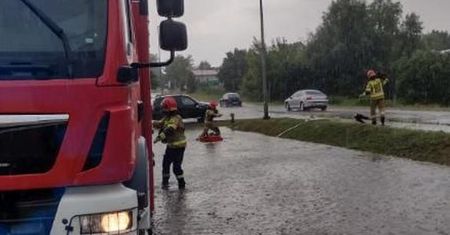 Interwencje ostrowieckich strażaków po gwałtownej burzy