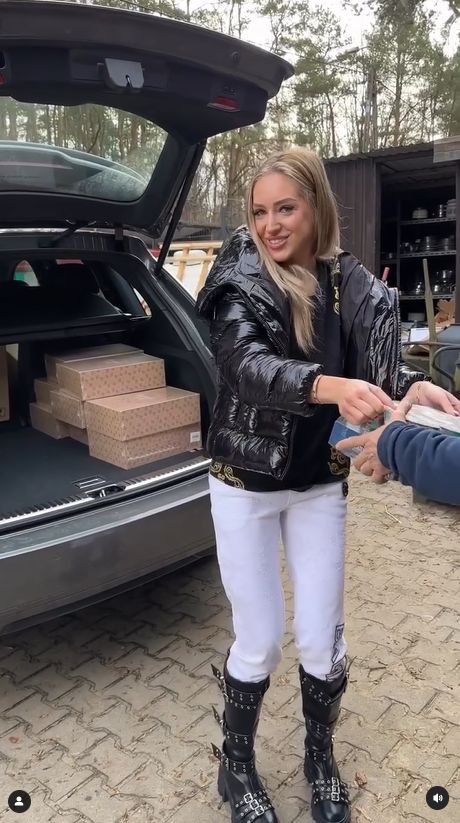 Caroline Derpienski chwali się działalnością charytatywną