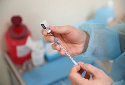 Szczepionka na COVID. Dziennikarze kupili podrobioną "szczepionkę" w ramach śledztwa