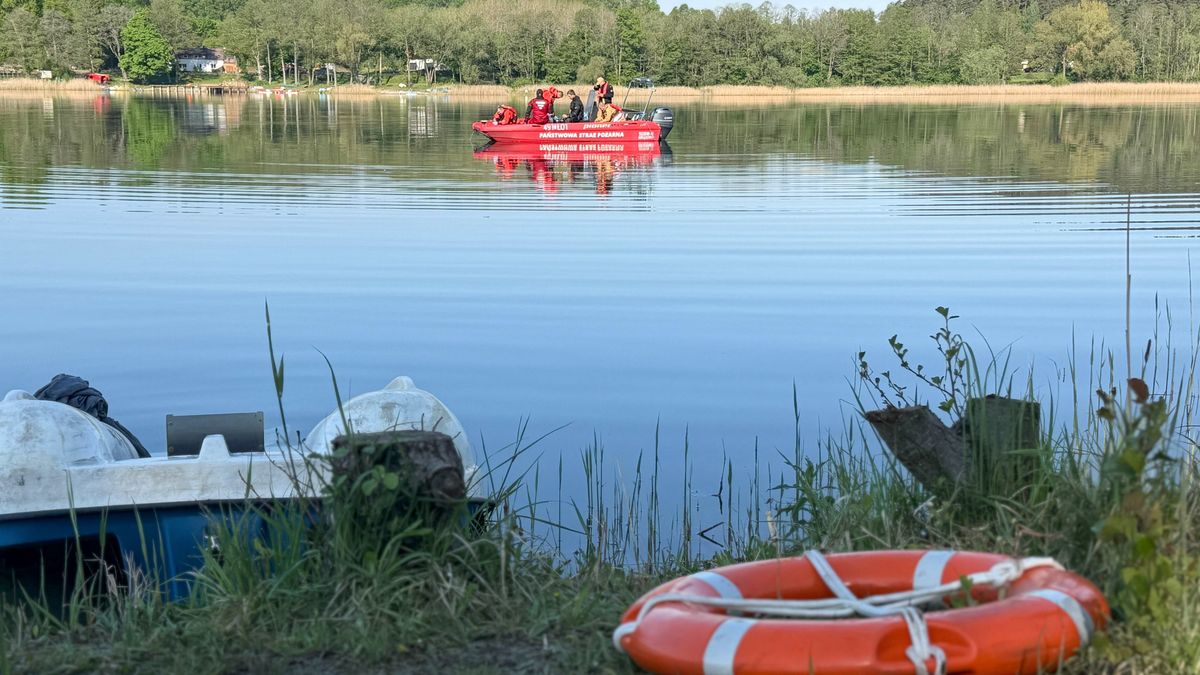 Poszukiwania 18-latka na jeziorze Juksty
