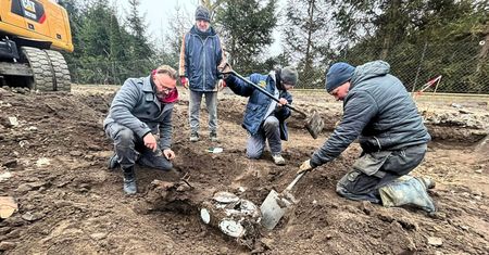 Przypadkowe odkrycie na budowie. Skrzynie z depozytem z końca II wojny światowej