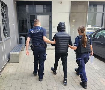 Łódź: Nocny pościg po Bałutach. 19-latek uciekał przed policją