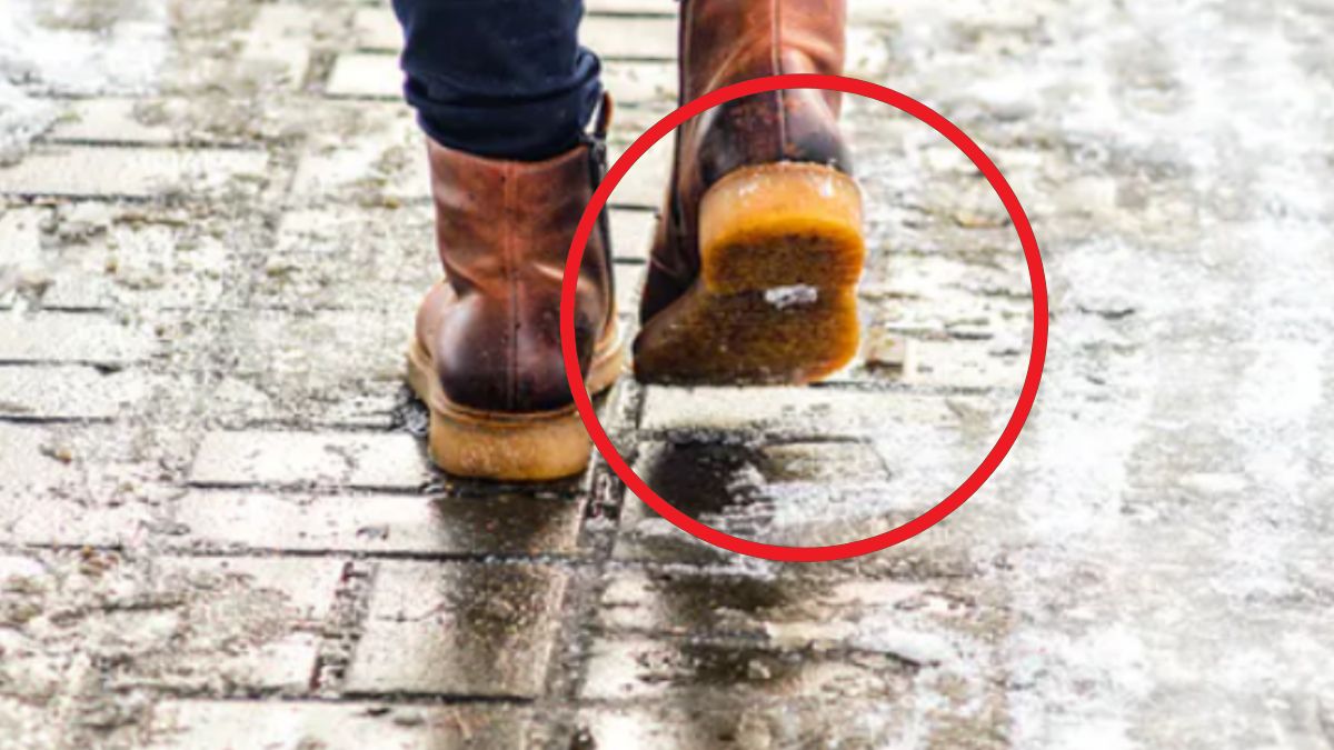 Zimą nietrudno o upadek na oblodzonym chodniku