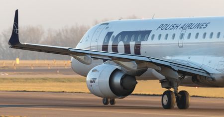 Były pilot ujawnił kulisy rejsu do Turcji. LOT odrzuca oskarżenia