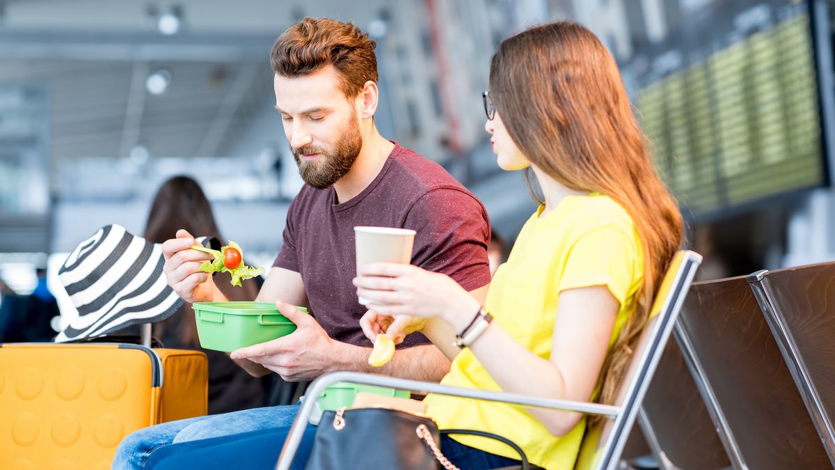 Stewardesa podała listę produktów, które nie są mile widziane na pokładzie 