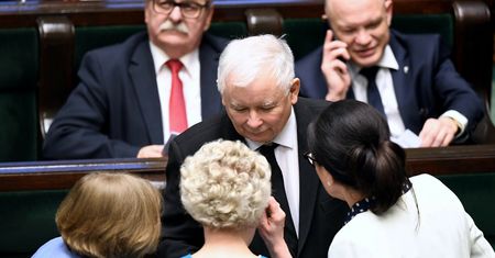 Najnowsze sondaże. Ekspert: "Niekorzystny trend dla PiS się utrzymuje"