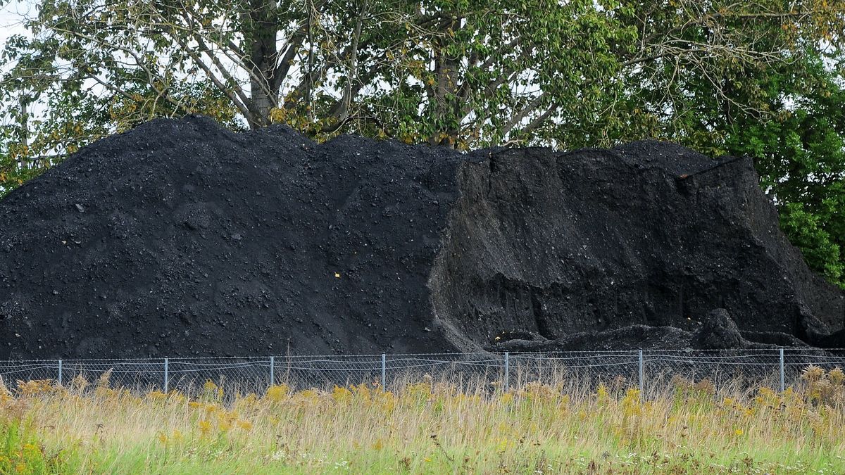 W Polsce spada wydobycie węgla z krajowych zasobów