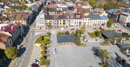 30 tys. mieszkańców, dwie galerie i cztery parki. Żyją ze Słowaków