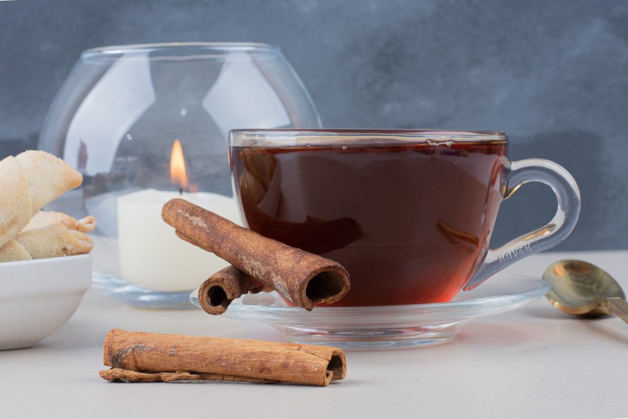 Wystarczą woda i jeden składnik. Te mieszanka ratuje przed wzdęciami i gazami, przynosząc ulgę