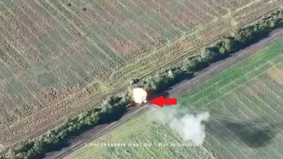 Ukraiński T-64BW strzelający do rosyjskiego T-72B3. 