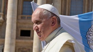 Papież Leon XIV pobłogosławił sukienkę obrazu Matki Bożej Skalmierzyckiej. Dostarczenie jej do Rzymu było wielkim wyzwaniem logistycznym