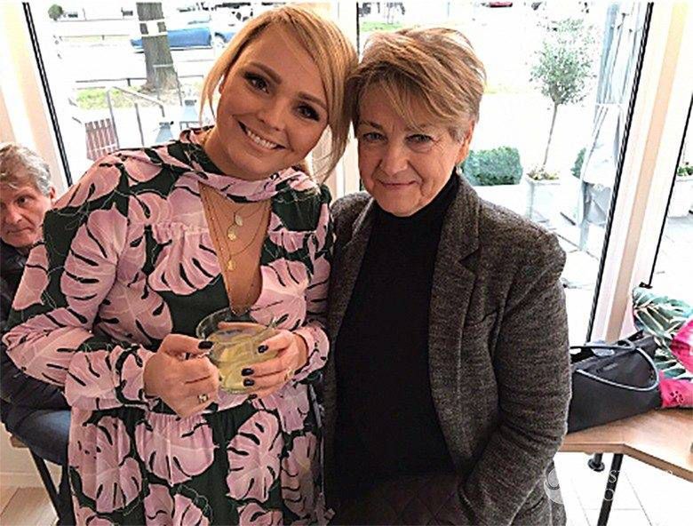 Anna Jagodzińska świętuje grudniową okładkę ELLE