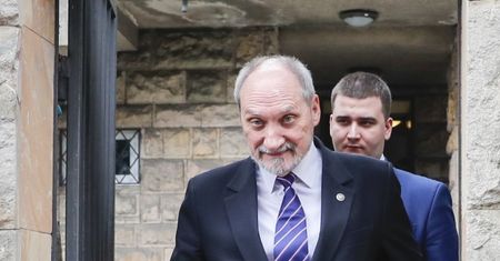 Macierewicz znów o Misiewiczu: "Od 10 lat zajmuje się najważniejszymi kwestiami. Nie dorównujecie mu intelektem"