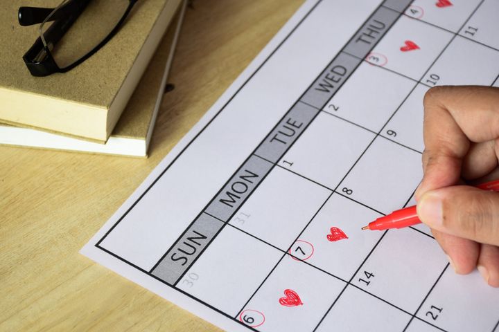 Kalendarz miesiączkowy pomaga określić termin owulacji