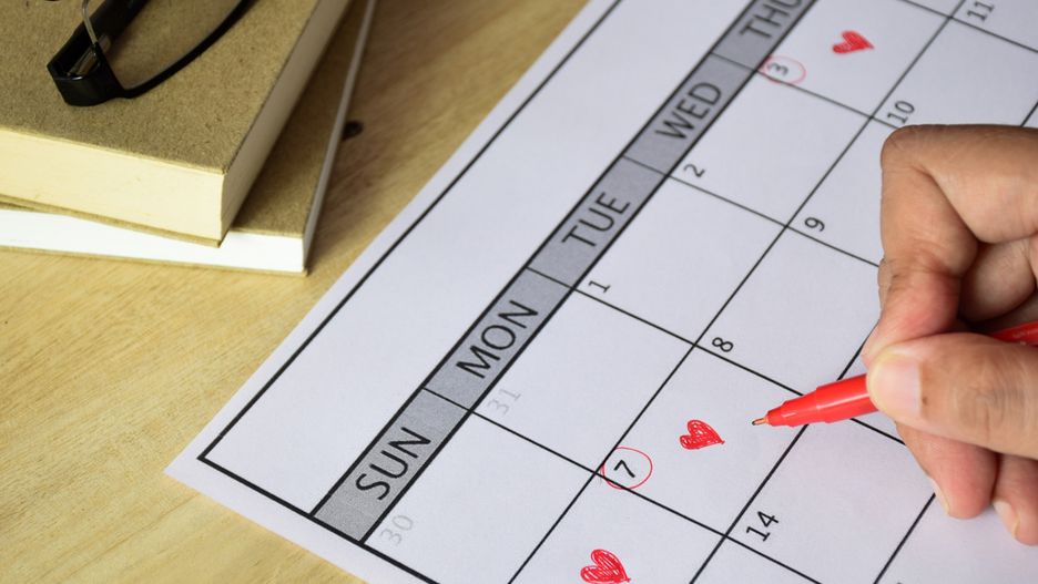Kalendarz miesiączkowy pomaga określić termin owulacji