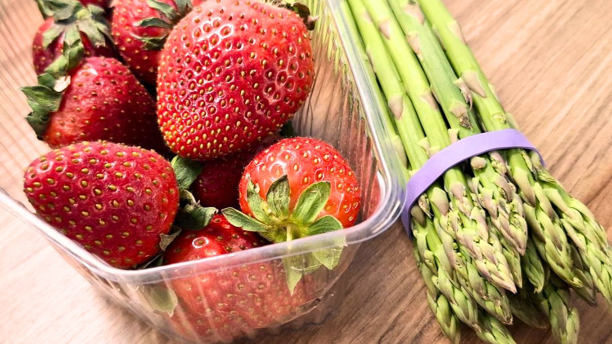 Już można kupić truskawki i szparagi w warzywniakach