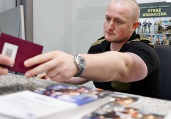 Chciała lecieć do Turcji. Wpadła na lotnisku w ręce Straży Granicznej