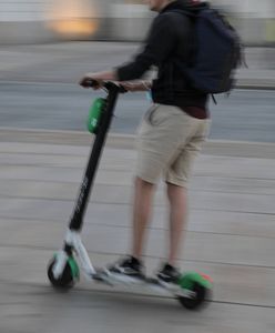 Nieprzepisowa jazda na hulajnodze elektrycznej. Posypały się mandaty