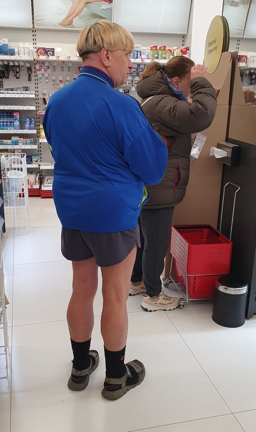 Gracjan Roztocki maszeruje po Sopocie
