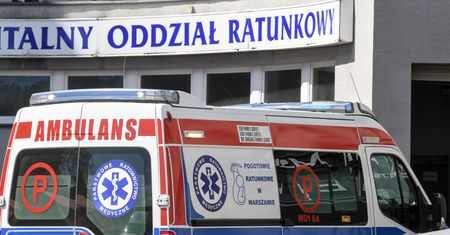 Warszawa. Kobieta urodziła dziecko, czekając w korku na Wisłostradzie