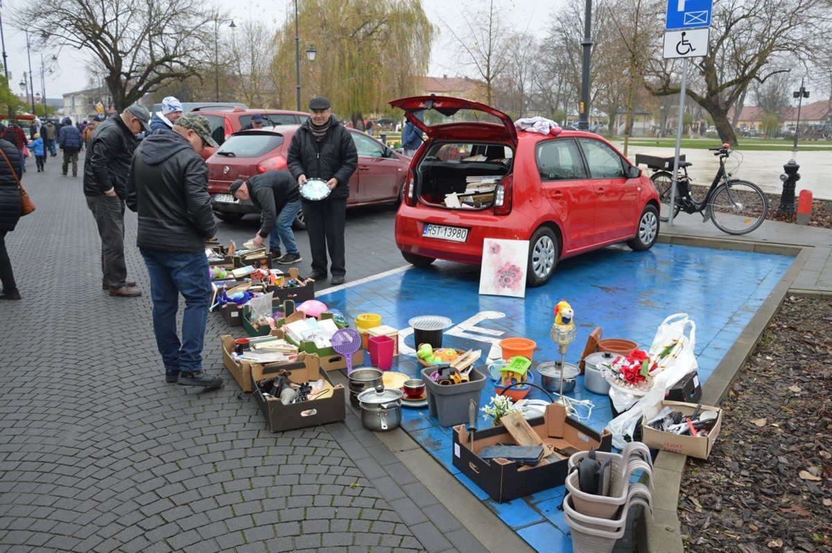 Wybór starości i nowości na rozwadowskim targu jest ogromny
