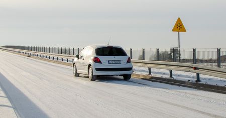 Dwa sezony na bieżnikowanych oponach zimowych. Zaskakujące wnioski