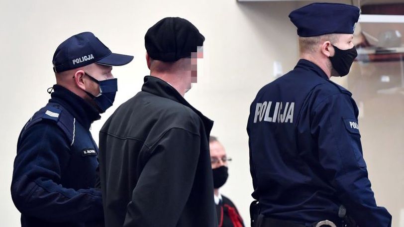 Jeden z oskarżonych na sali rozpraw Sądu Okręgowego w Szczecinie, 22.02.2021