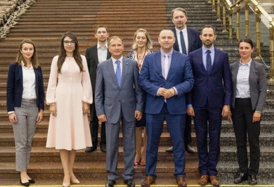 wiadomości,aktualności,WP Wiadomości Sikorski uderzył w Nawrockiego. Przypomniał spotkanie w moskiewskim muzeum