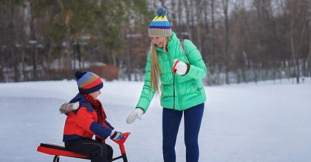 Spacer z dzieckiem na mrozie? Poniżej tej temperatury nie wychodź