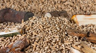 Masz w kotłowni pellet z ubiegłego sezonu? Zanim go użyjesz, sprawdź jedną rzecz