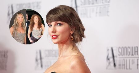 Modowa WPADKA na ślubie Taylor Swift. Założyły takie same kreacje