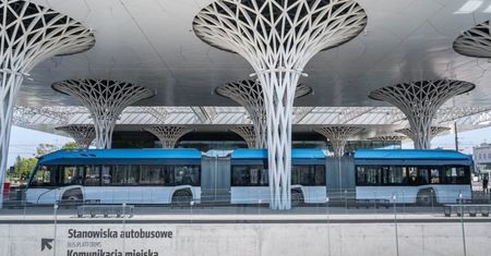 Na ulice Lublina wyjedzie nietypowy autobus. Ma blisko 25-metrów długości i jest w stanie zabrać na pokład ponad 180 pasażerów