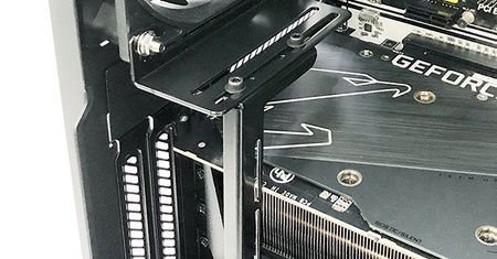 Ciekawy wspornik GPU z Japonii. Wykorzystuje wentylator 120 mm