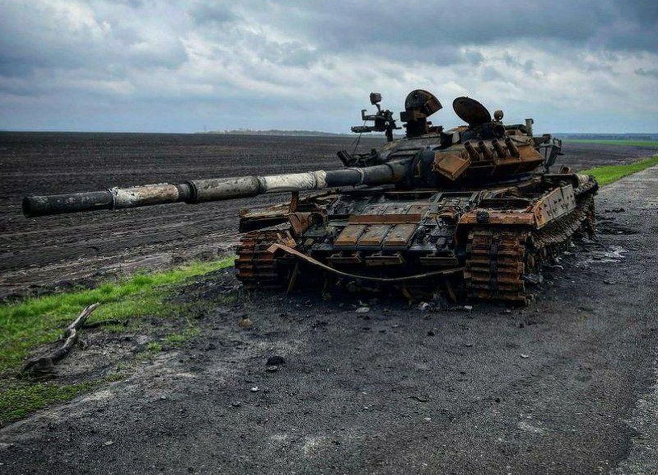 Destroyed Russian tank, illustrative photo