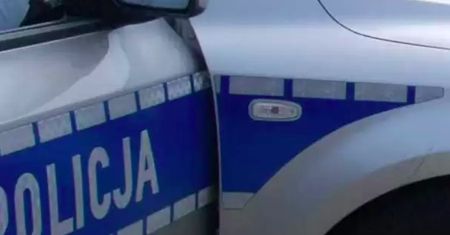 Warszawa. Policyjny pościg po Wilanowie. Nietrzeźwy kierowca zatrzymał się na radiowozie