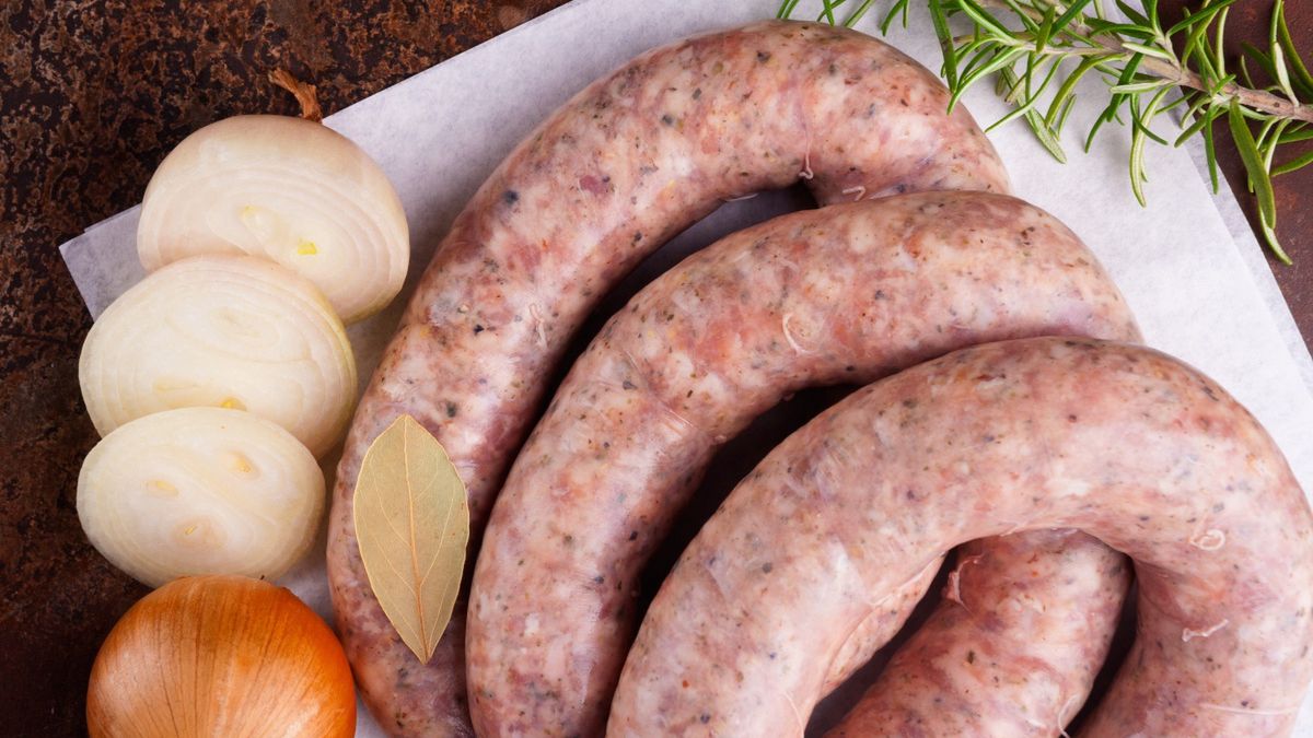 Ile gotować białą kiełbasę?