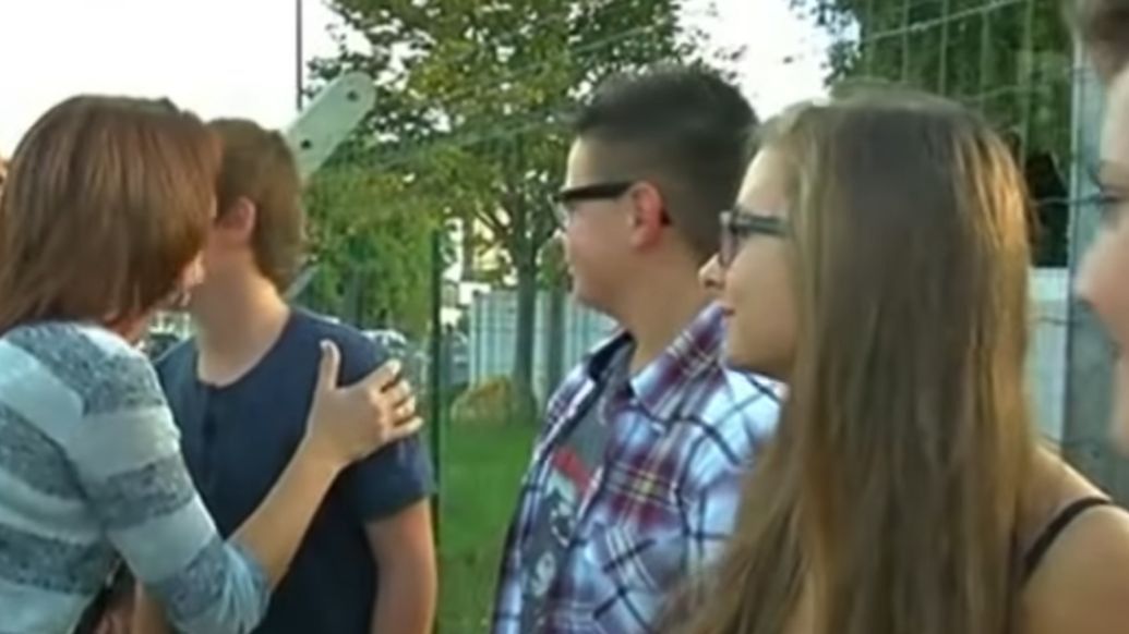 Według nowych badań nastolatkowie są coraz mniej zainteresowani seksem. Wolą wirtualną rozrywkę.