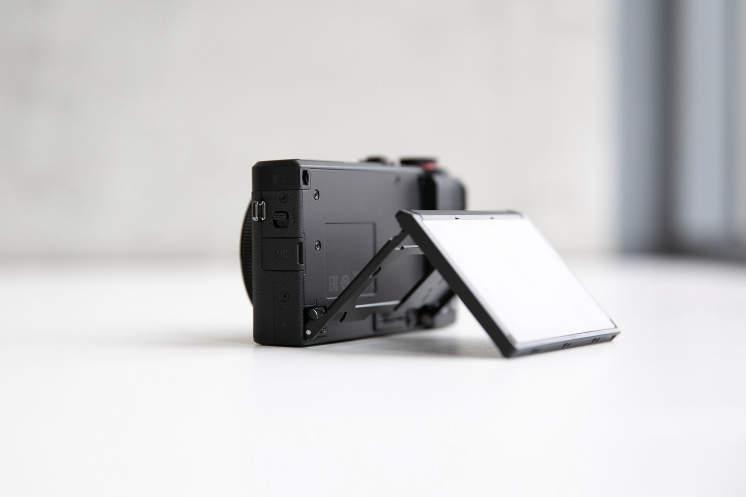 Canon Powershot G7X Mark III - aparat do vlogów, który mieści się w kieszeni 3