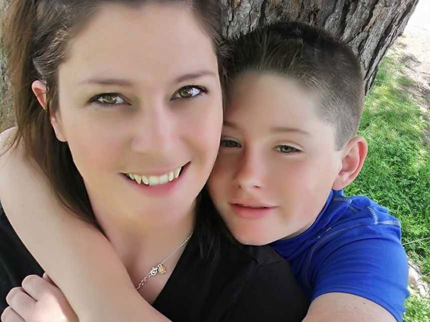 Amber i Jared [lovewhatmatters.com](http://www.lovewhatmatters.com/my-baby-boy-is-gone-my-son-had-hung-himself-he-had-no-heartbeat-moms-plea-after-10-year-old-attempts-suicide/)