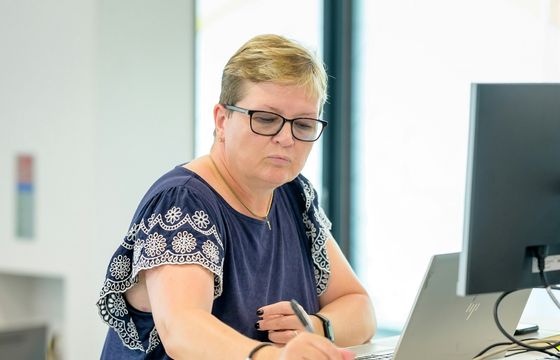 AI zastąpi polskich urzędników? Korzysta z niej co drugi