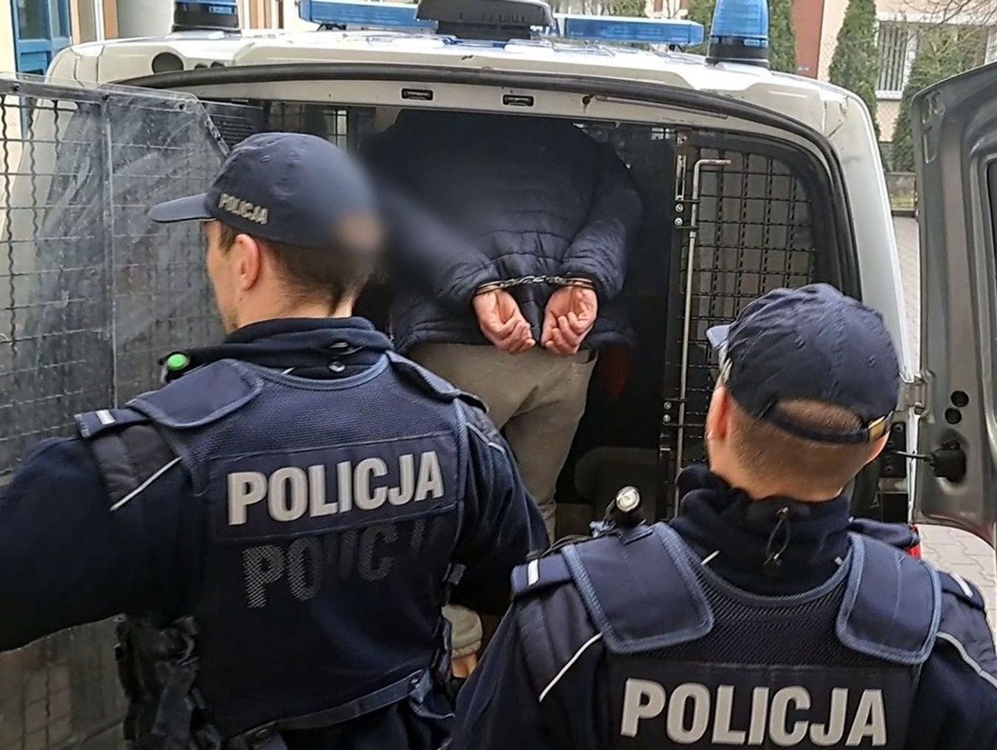 Skopali go, bo zwrócił im uwagę. Rowerzysta brutalnie pobity