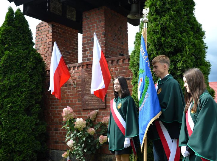 Hołd dla pierwszych ofiar wojny. Uroczystości w Zelgniewie, Jeziorkach i Śmiłowie