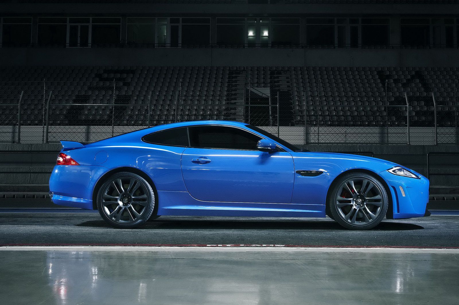 Jaguar XKR-S