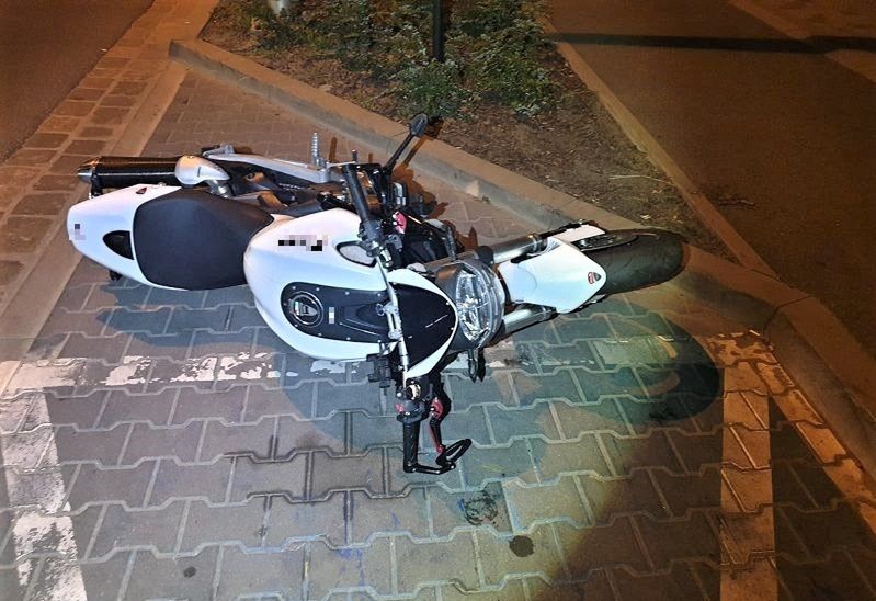 Legnica. Wypadek na trasie do Złotoryi. Motocyklistka w poważnym stanie