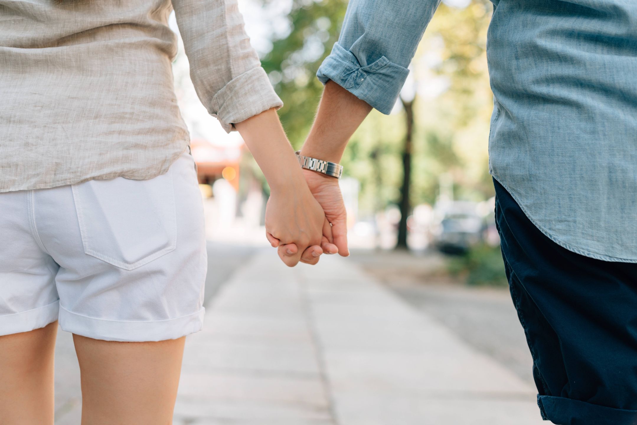 holding-hands-1149411