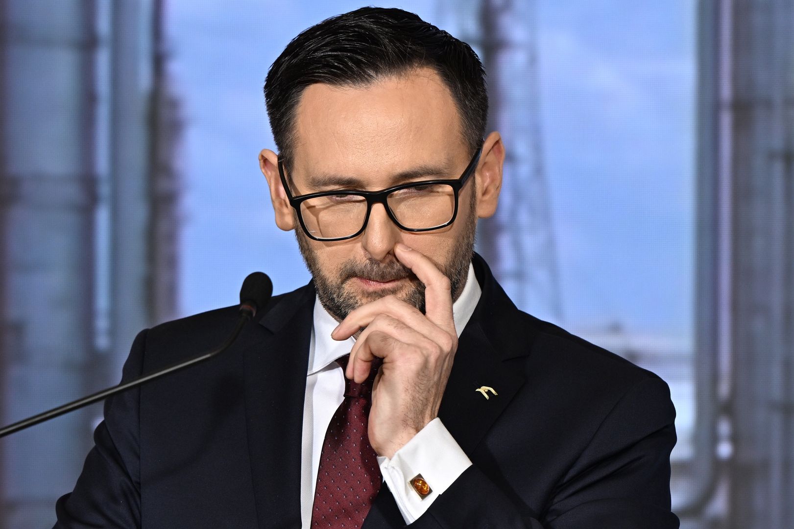 Warszawa, 01.02.2024. Prezes zarządu Orlen Daniel Obajtek podczas konferencji prasowej dot. realizacji Strategii ORLEN2030 w siedzibie spółki Orlen w Warszawie, 1 bm. (jm) PAP/Radek Pietruszka