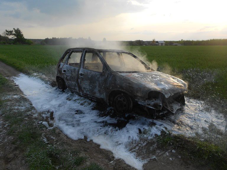 Pożar samochodu w miejscowości Nowa Dębowa Wola