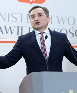 Nowe dowody na związek pracownicy prokuratury z hejterskim kontem. Jej przełożeni milczą