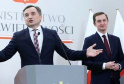 Nowe dowody na związek pracownicy prokuratury z hejterskim kontem. Jej przełożeni milczą