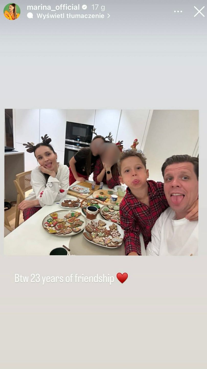 Szczęśni dekorują pierniki